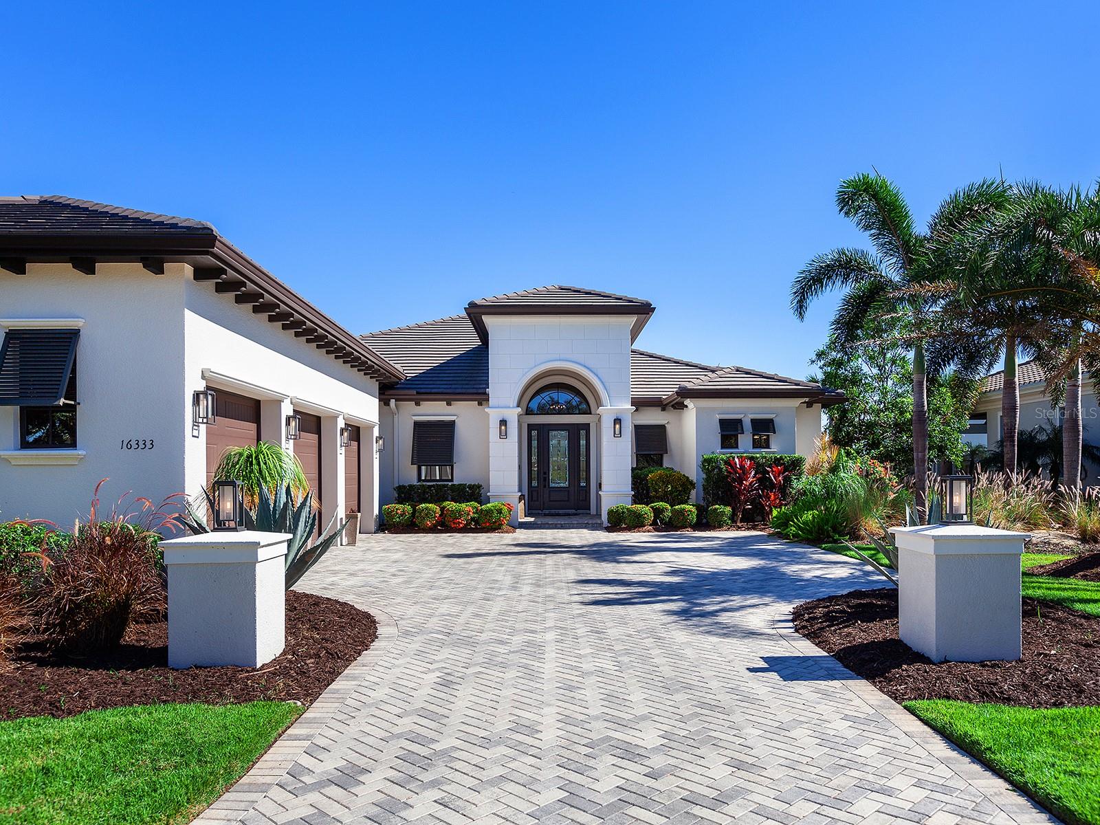 LAKE CLUB - Residential