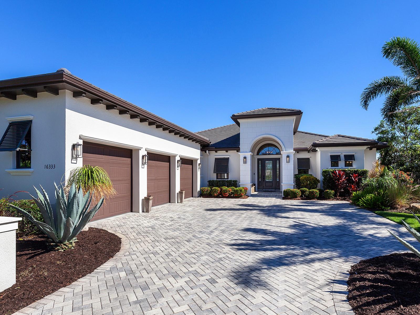 LAKE CLUB - Residential