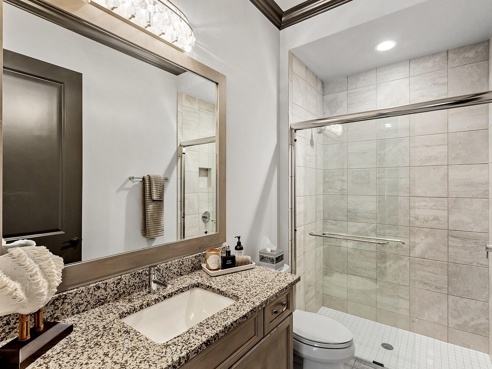 LAKE CLUB - Residential