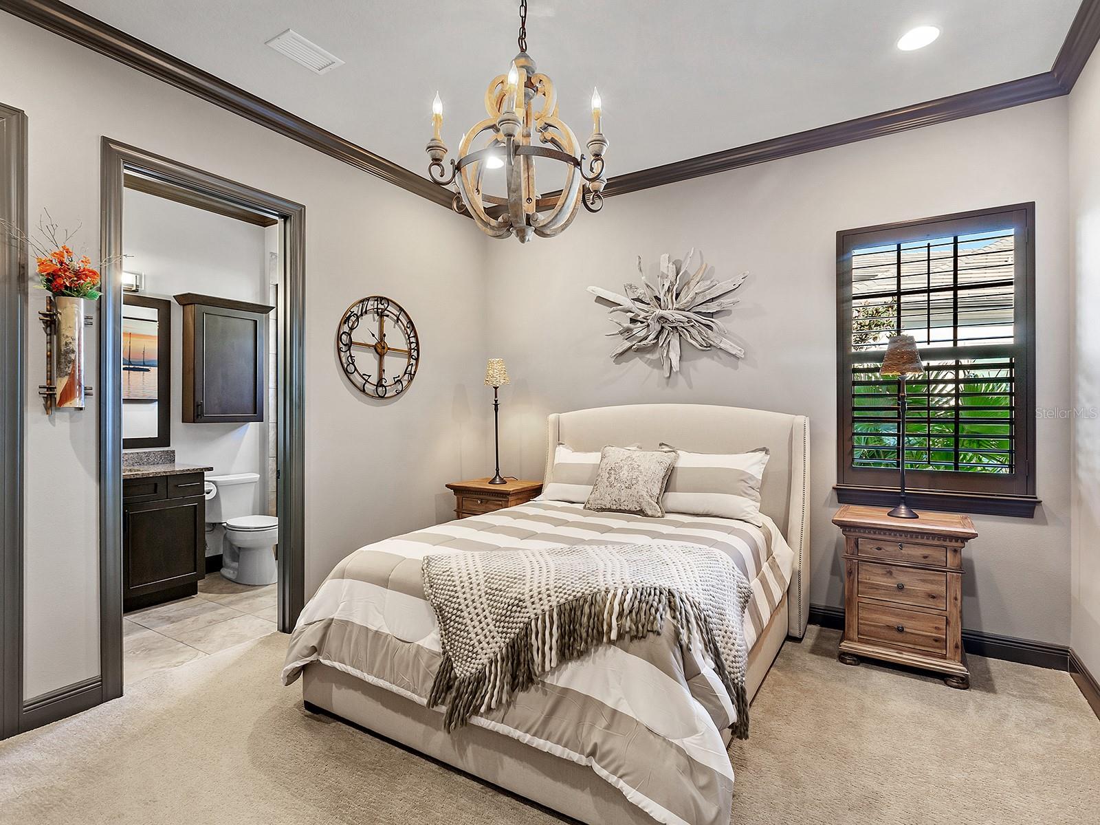 LAKE CLUB - Residential