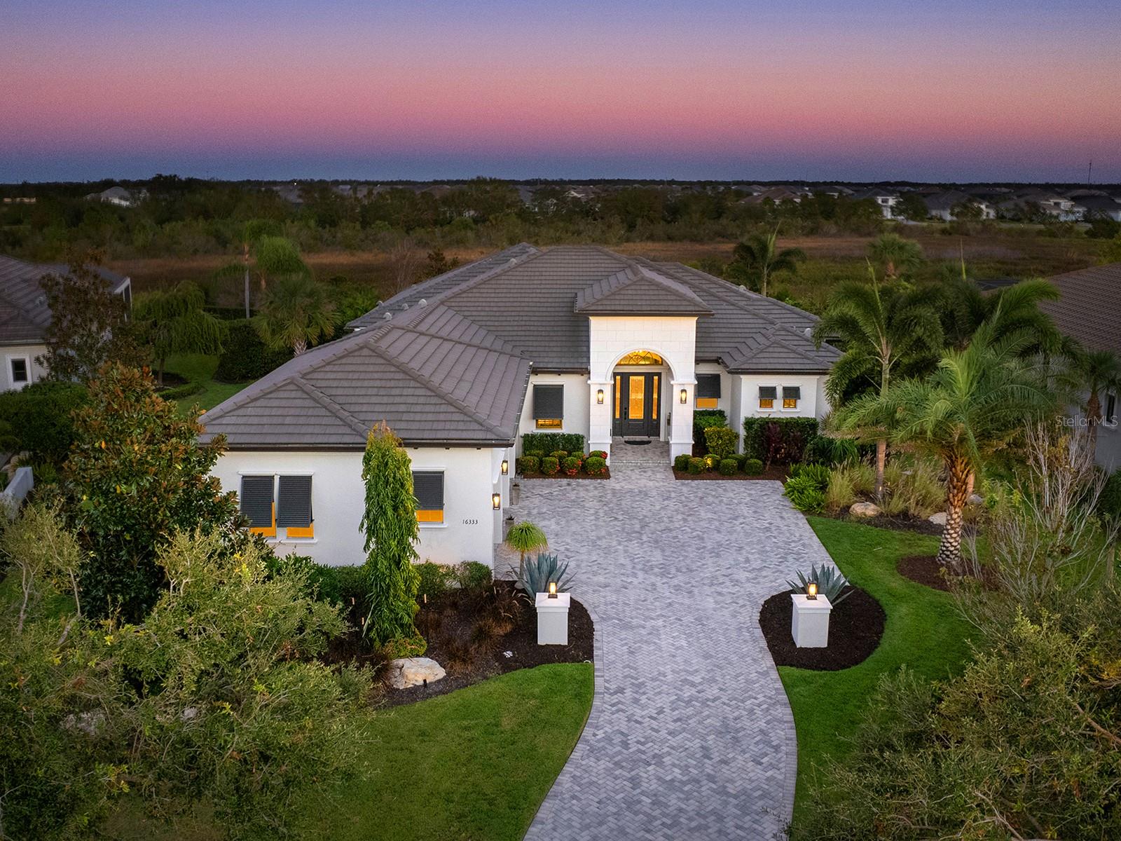 LAKE CLUB - Residential