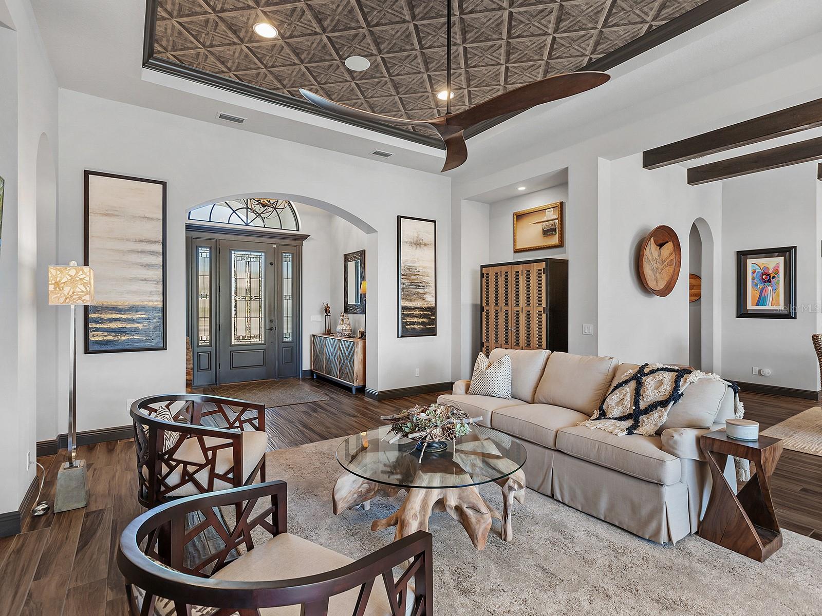 LAKE CLUB - Residential