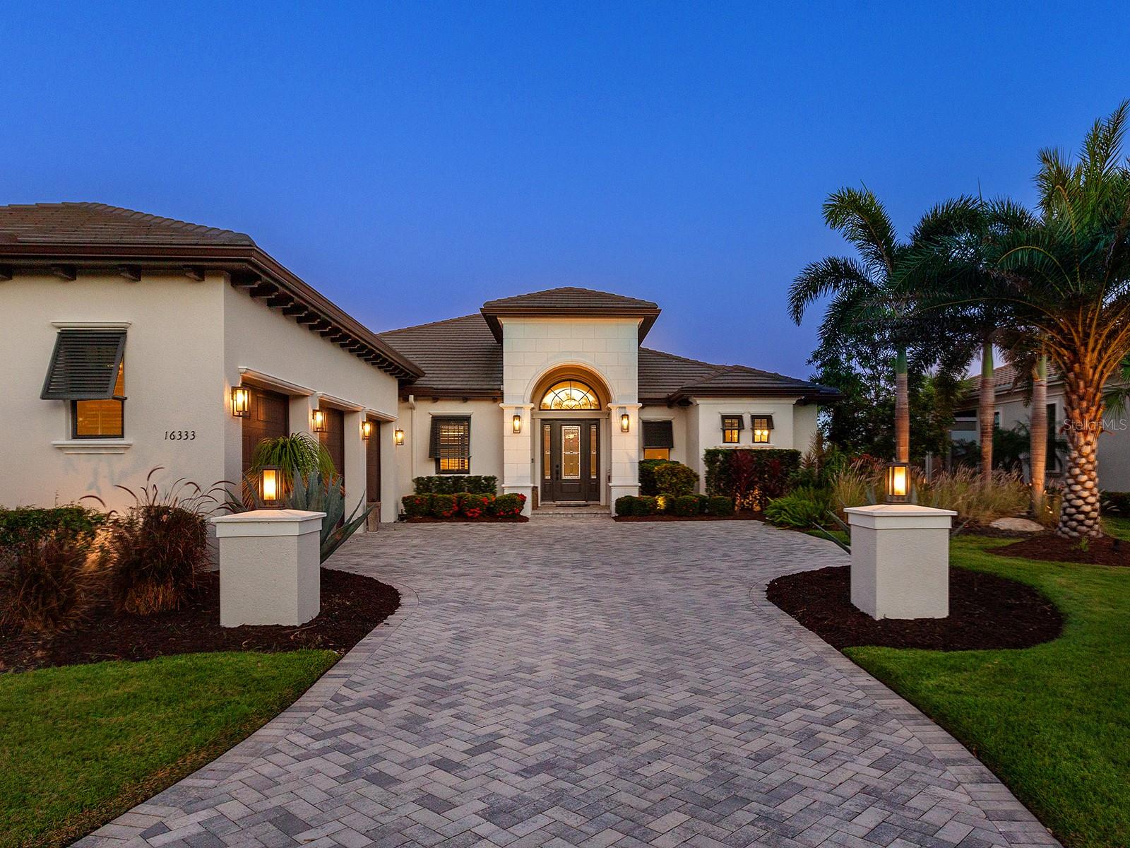 LAKE CLUB - Residential