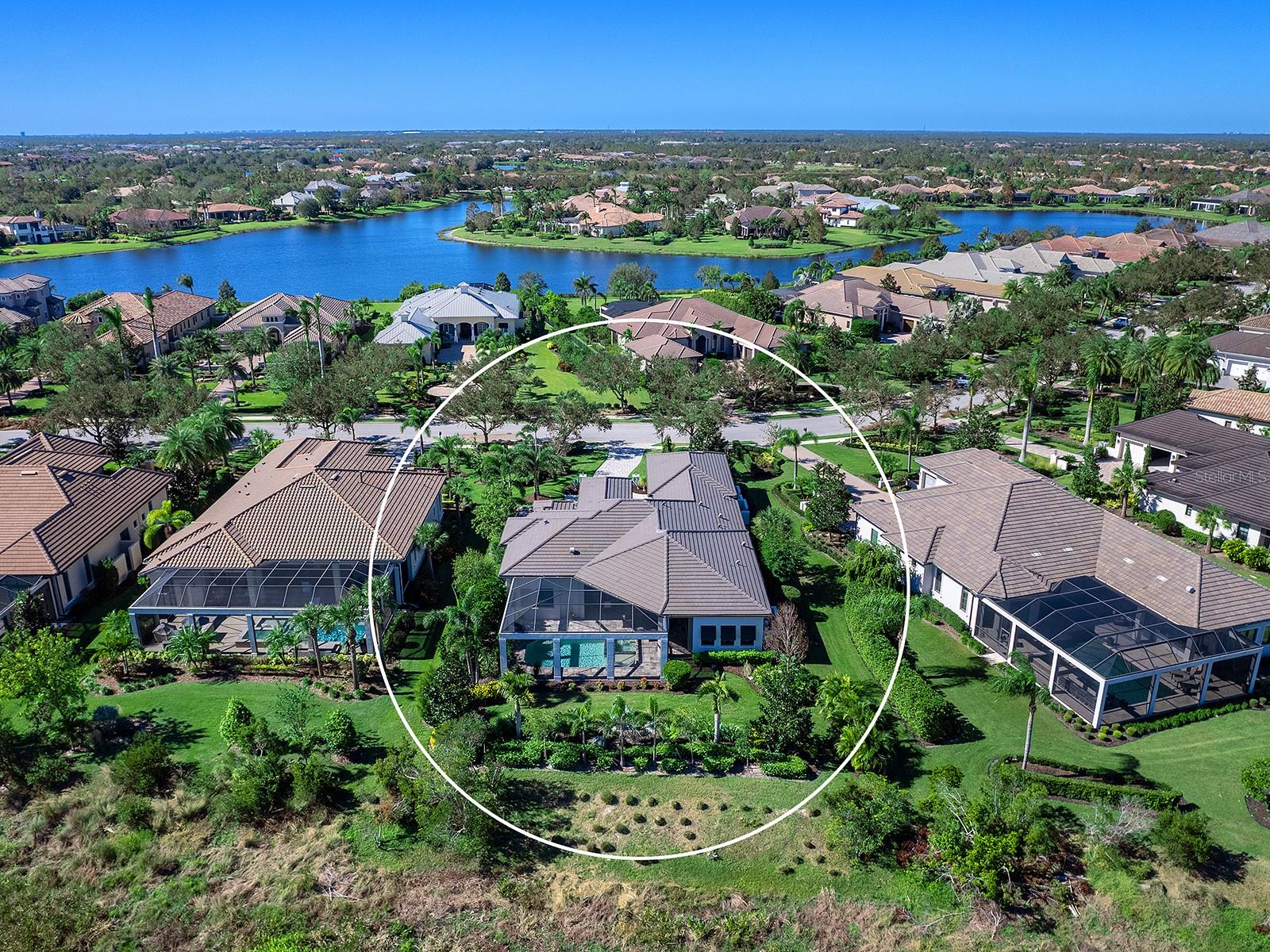 LAKE CLUB - Residential