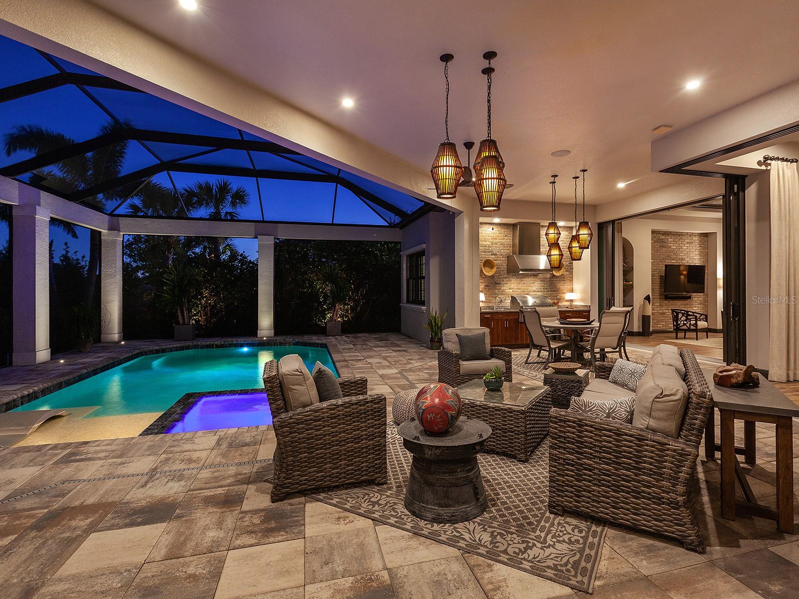 LAKE CLUB - Residential