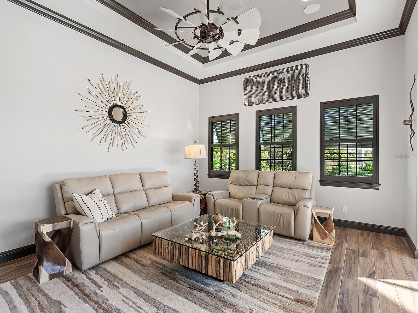 LAKE CLUB - Residential