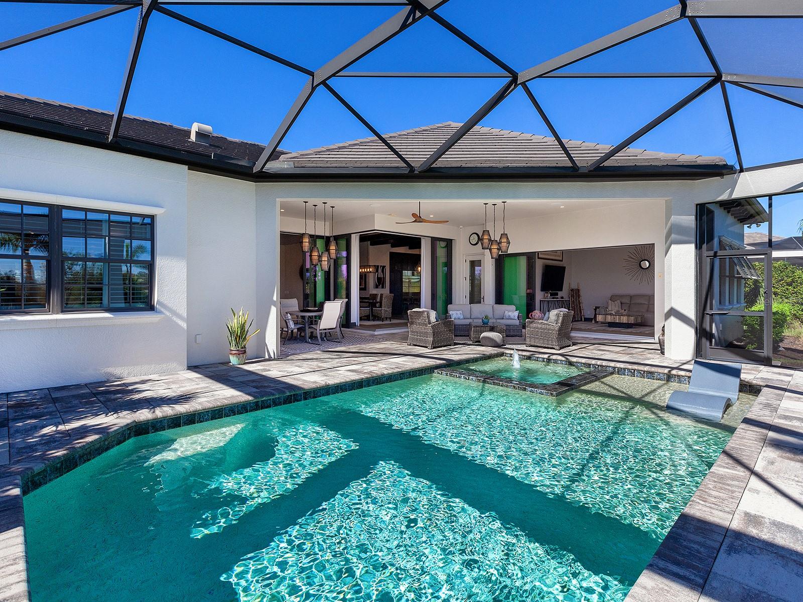 LAKE CLUB - Residential