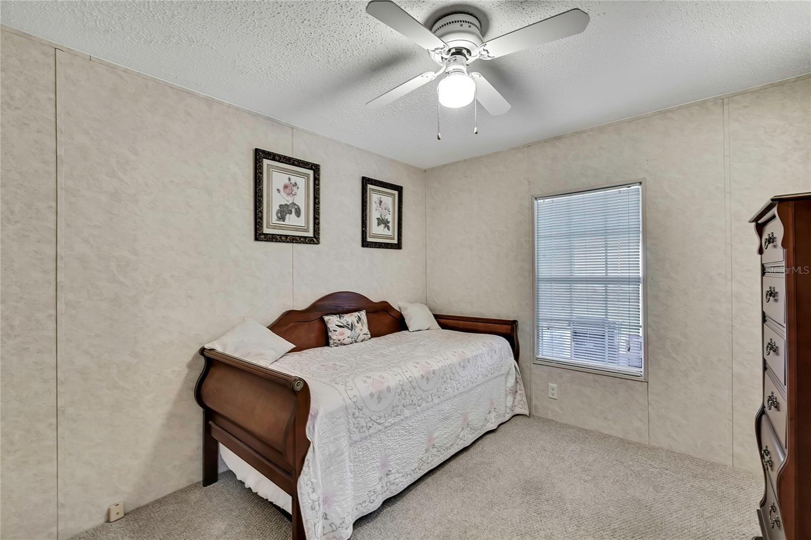 HIGH POINT COMMUNITY - Residential