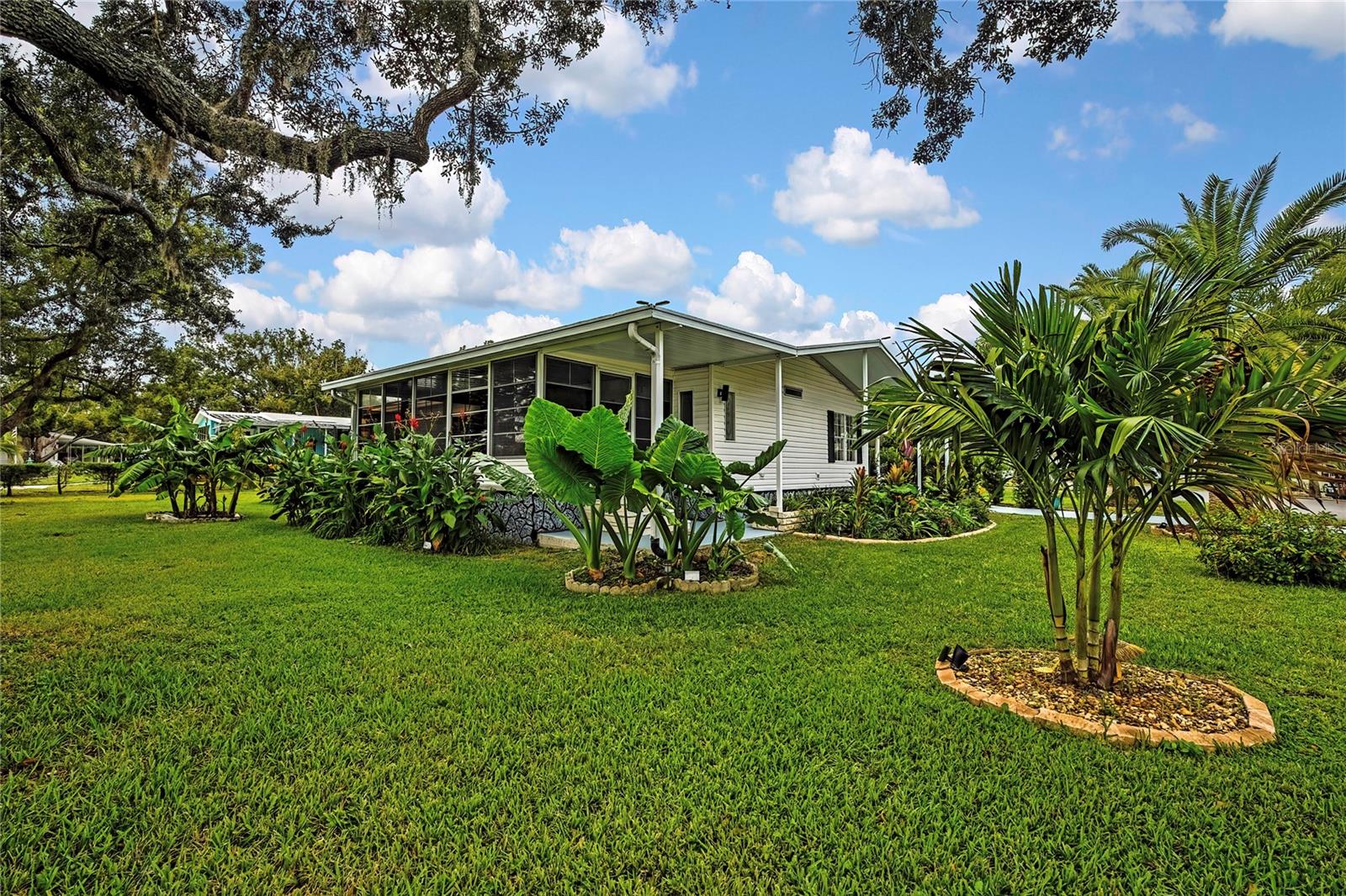 HIGH POINT COMMUNITY - Residential