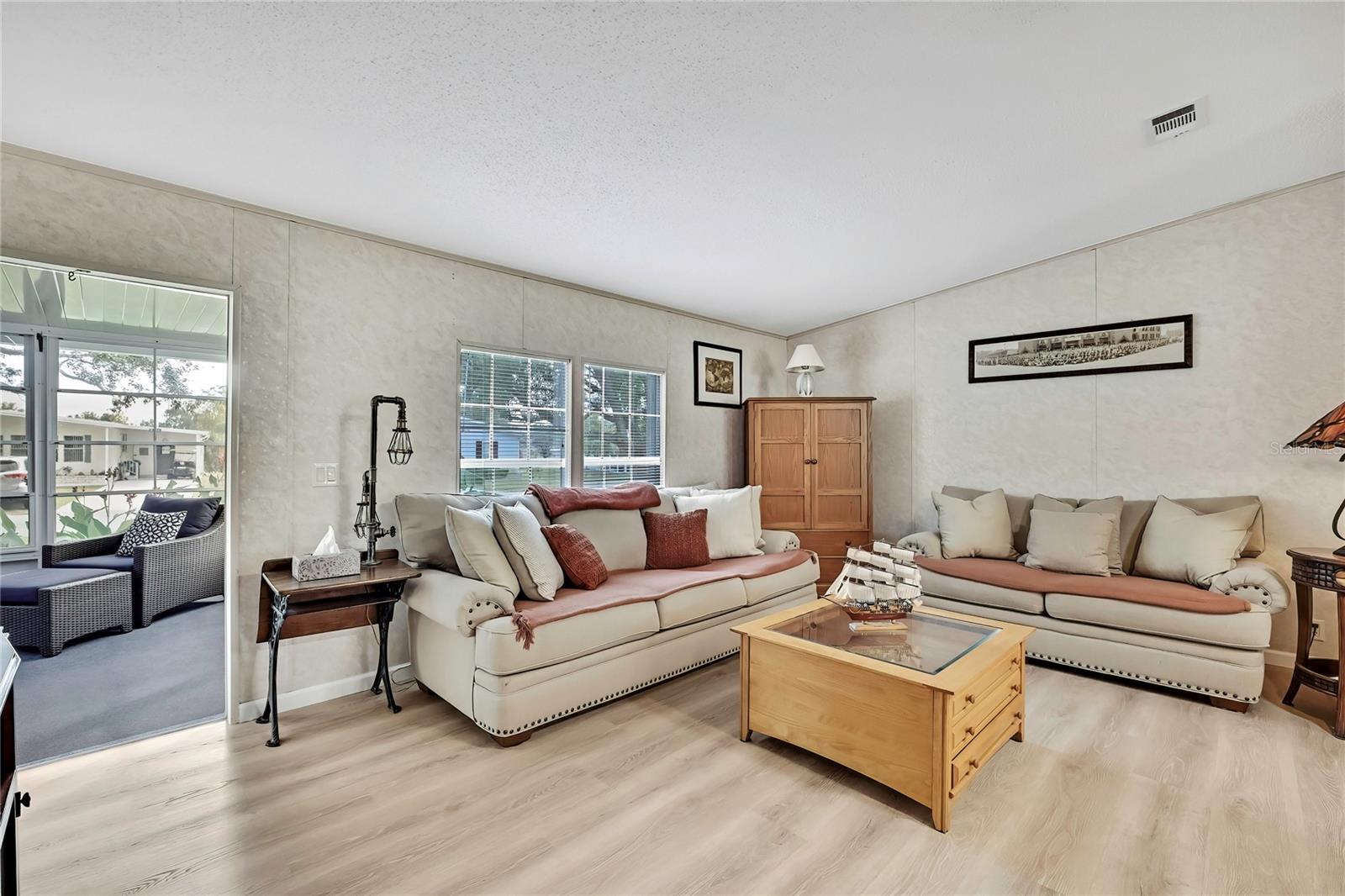 HIGH POINT COMMUNITY - Residential