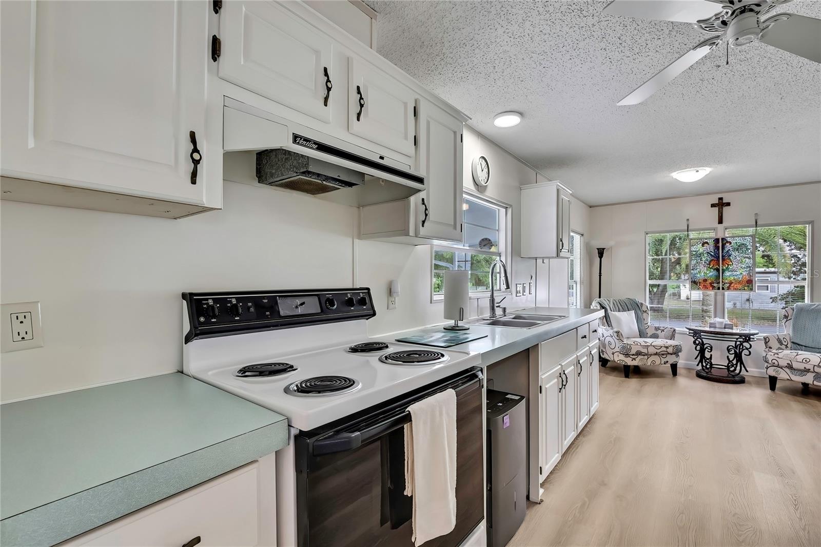 HIGH POINT COMMUNITY - Residential