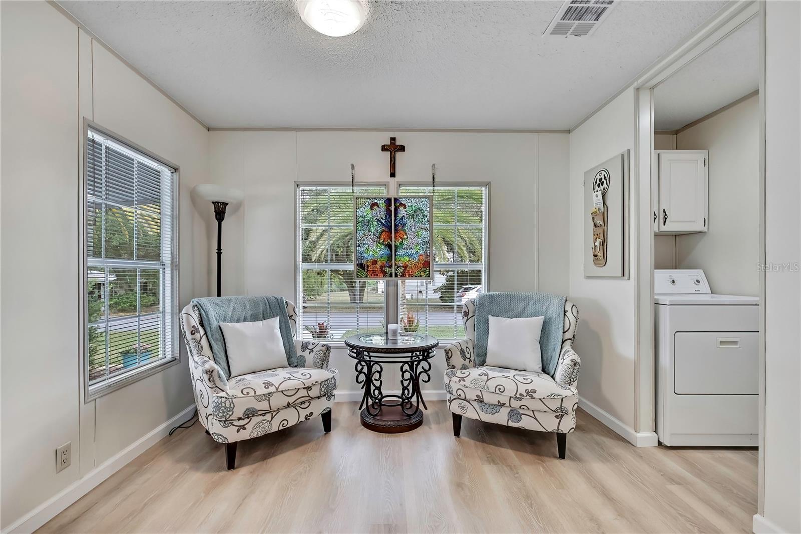 HIGH POINT COMMUNITY - Residential