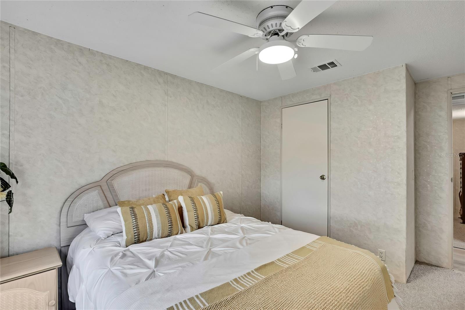 HIGH POINT COMMUNITY - Residential