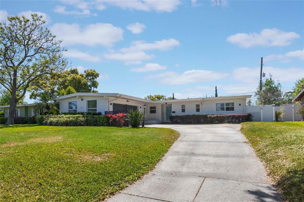 Photo of 4610 Elaine Place, Orlando, FL 32812 (MLS # O6396936)