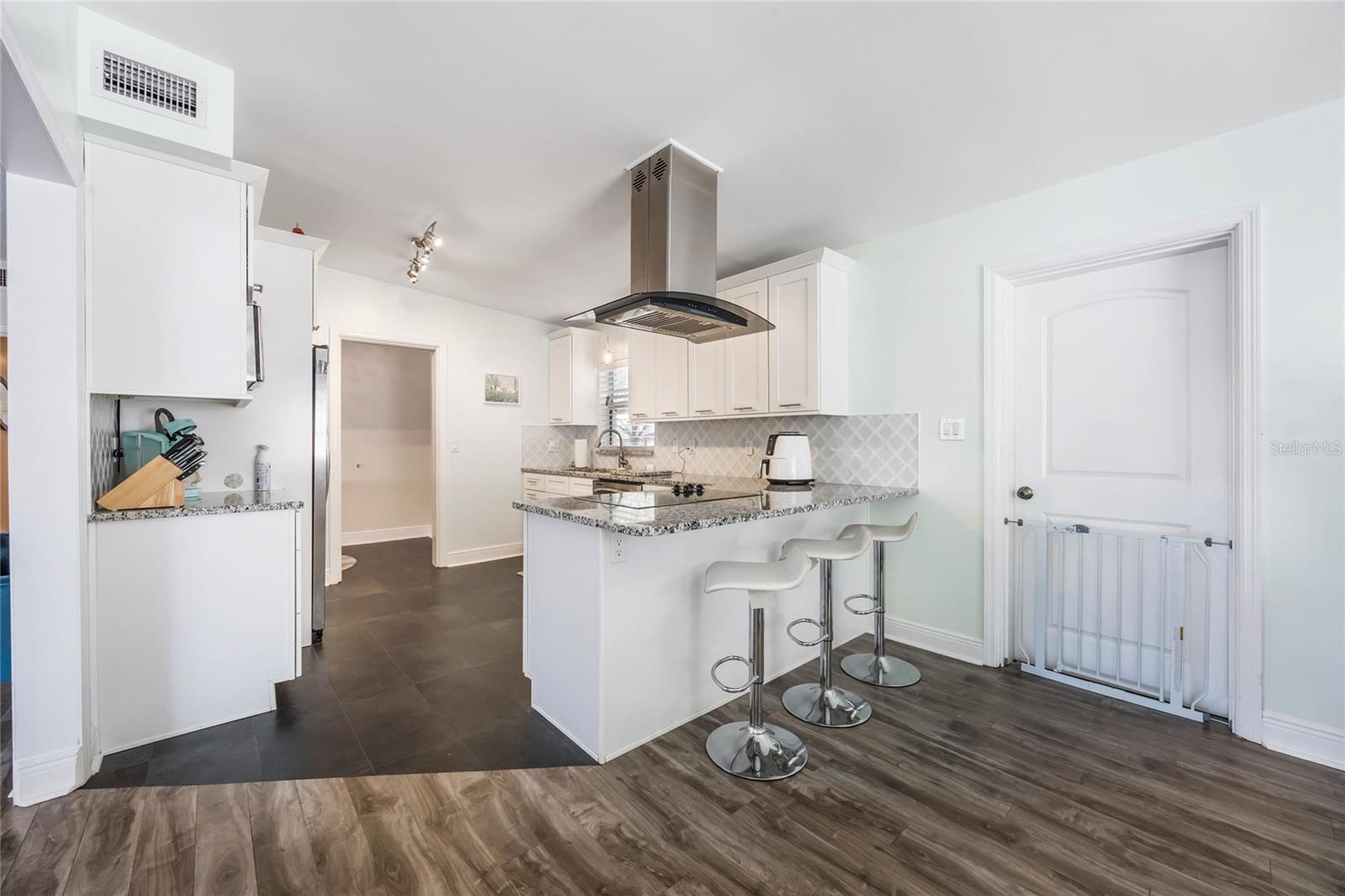 DOVER SHORES NINTH ADD - Residential