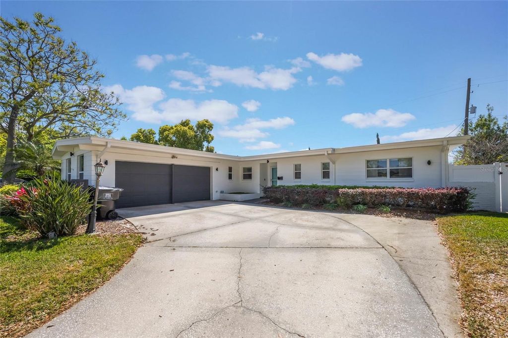 Photo of 4610 Elaine Place, Orlando, FL 32812 (MLS # O6396936)