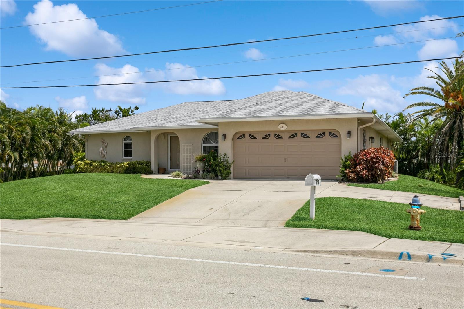 612 ALBEE ROAD W