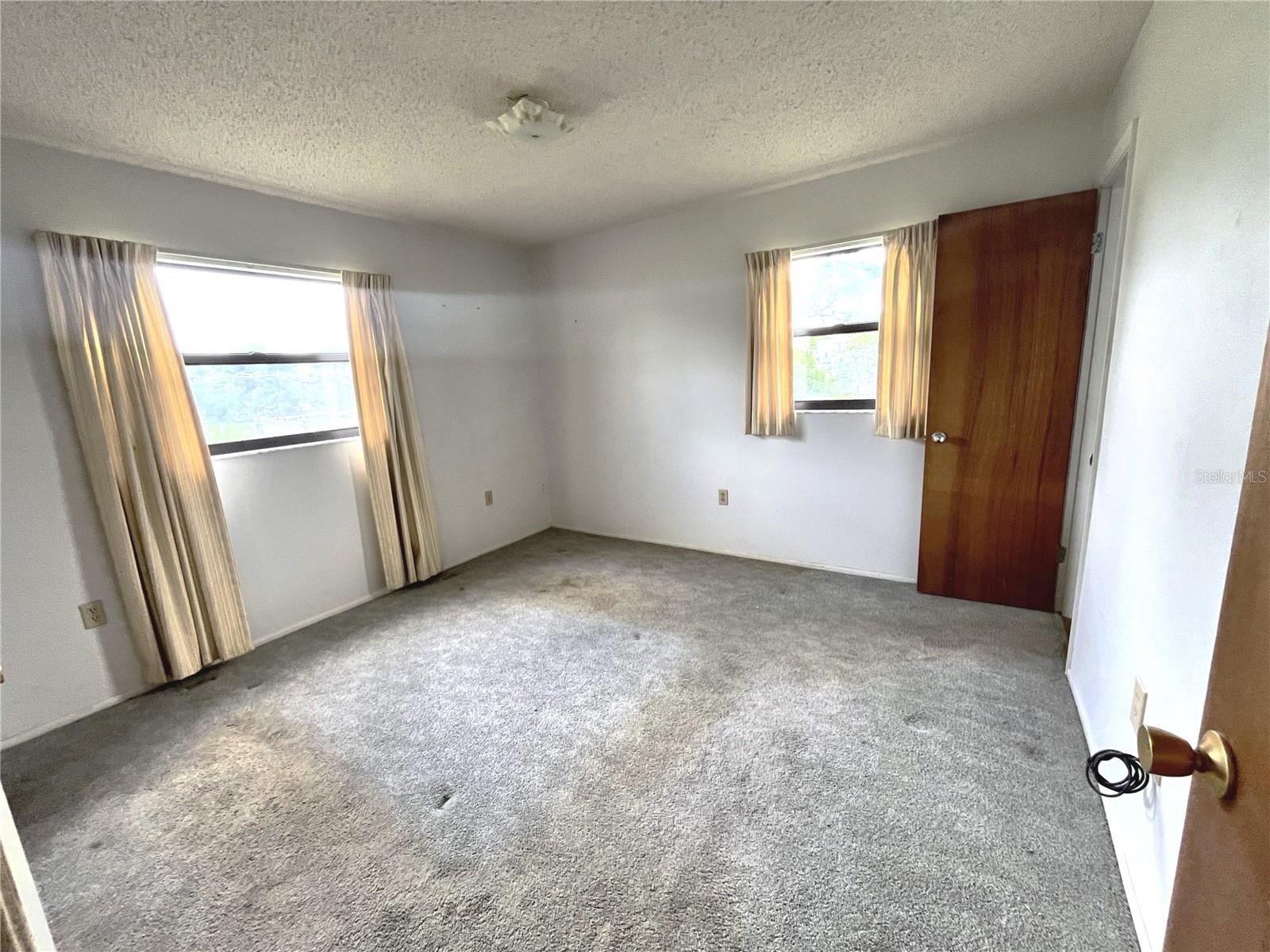 405 S SHORE DRIVE