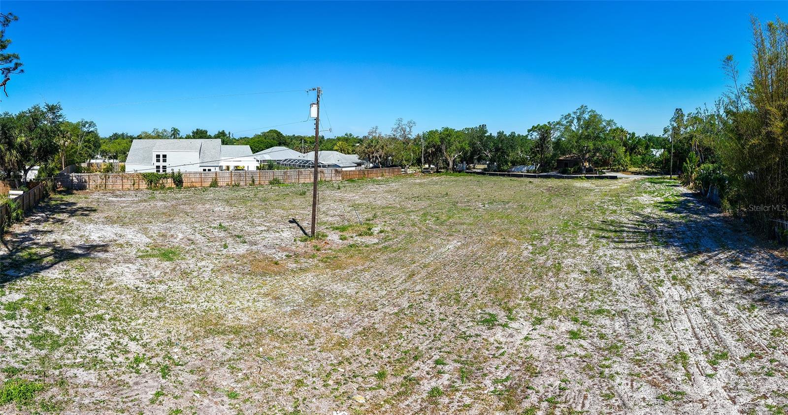 PHILLIPPI CREST - Land