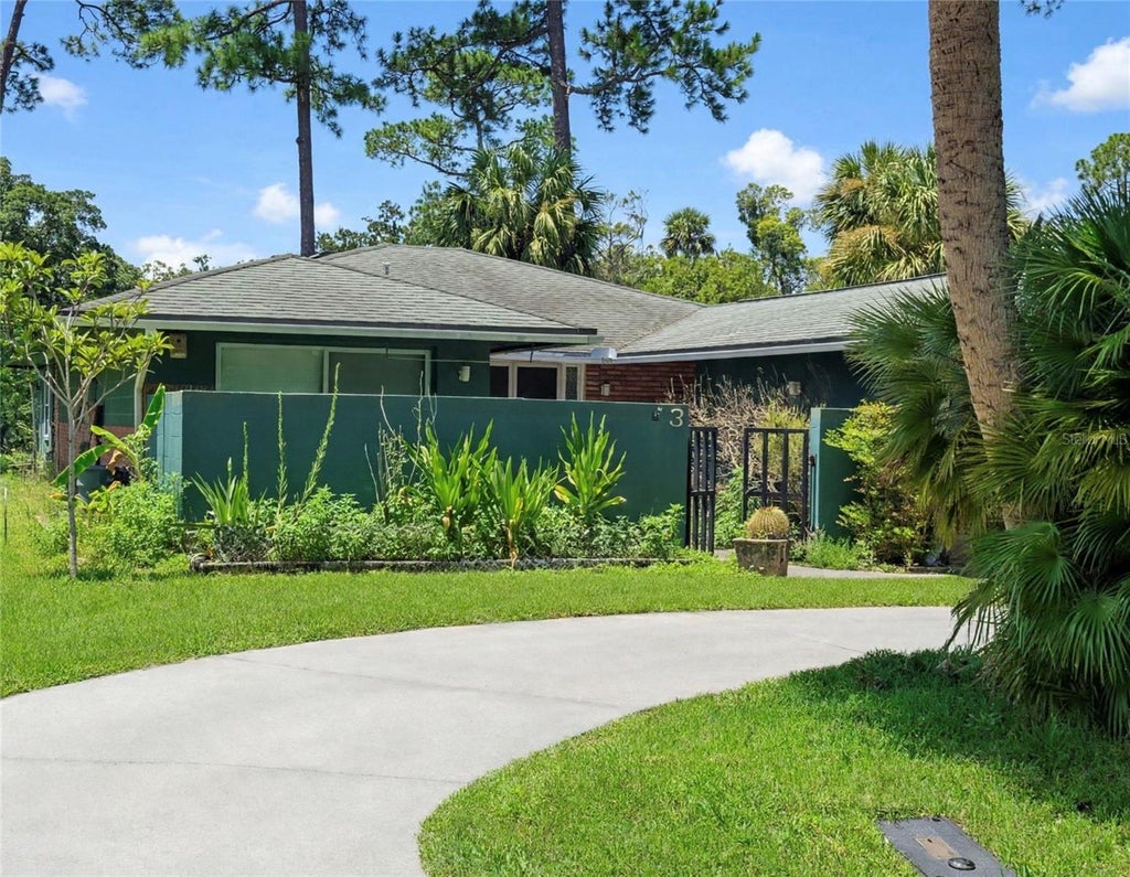 Photo of 3 Crompton Place, Palm Coast, FL 32137 (MLS # FC320198)