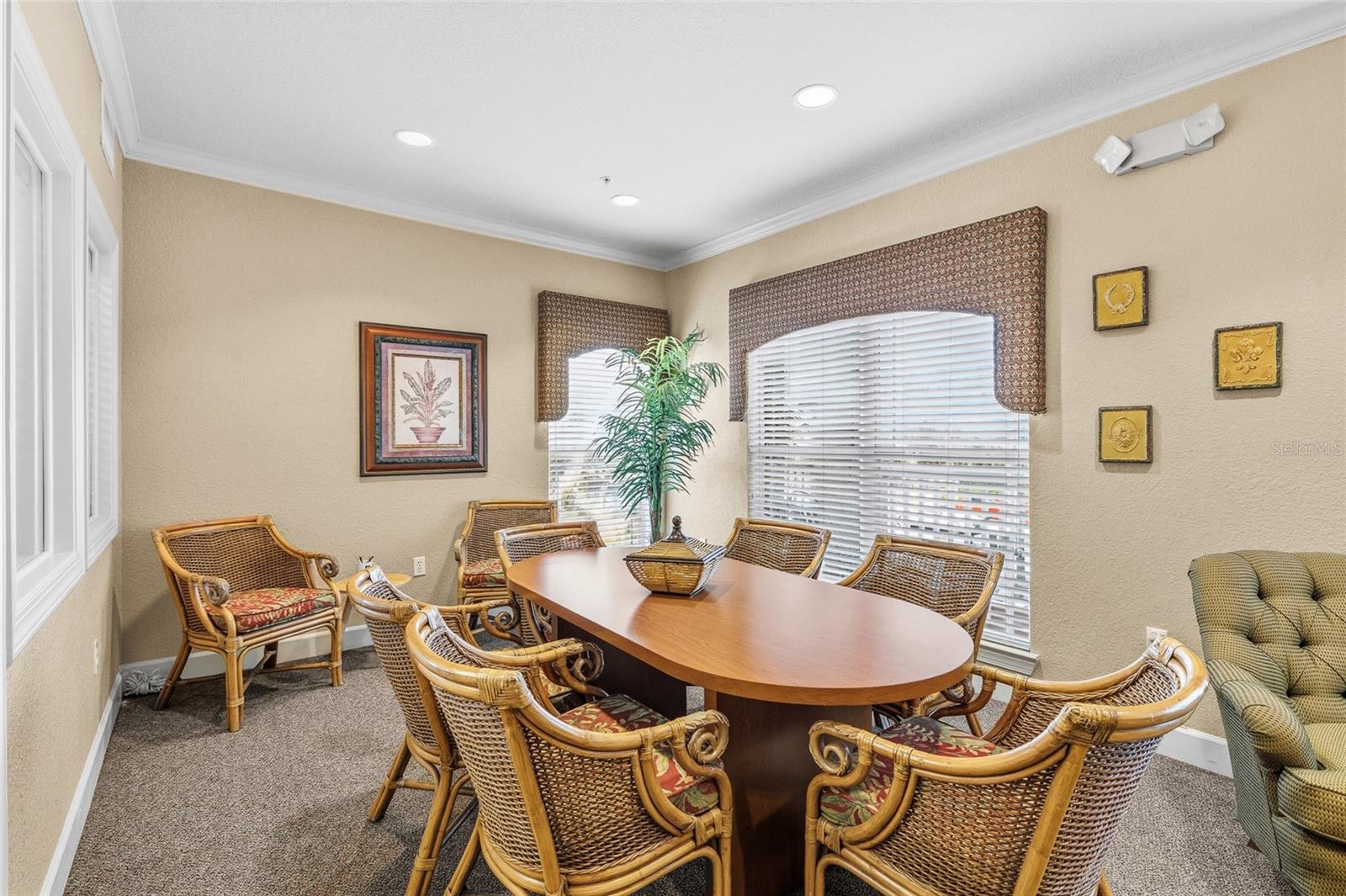 RESIDENCE AT RENAISSANCE - Residential Lease