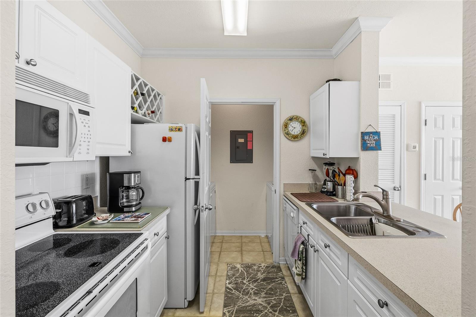 RESIDENCE AT RENAISSANCE - Residential Lease