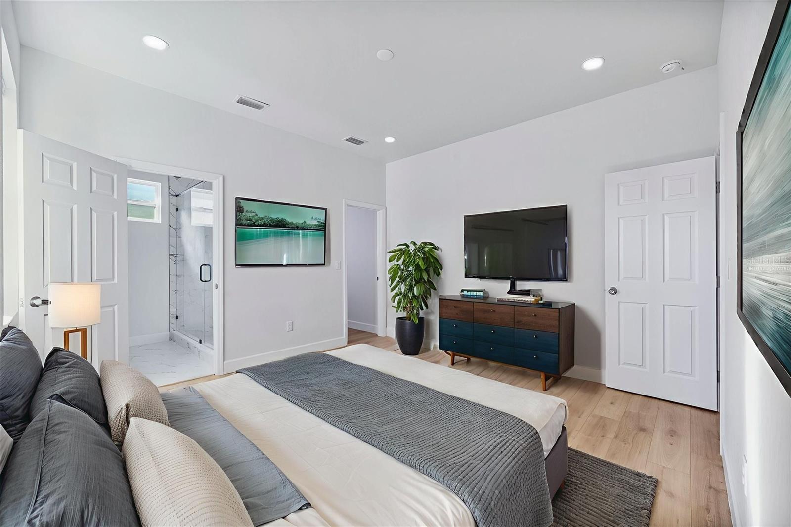 HENDRY & KNIGHTS ADD TO - Residential