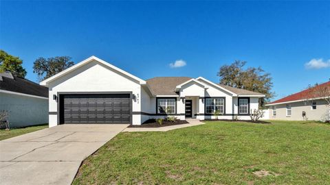 Photo of 6743 Highlands Creek Boulevard, Lakeland, FL 33813 (MLS # L4960196)