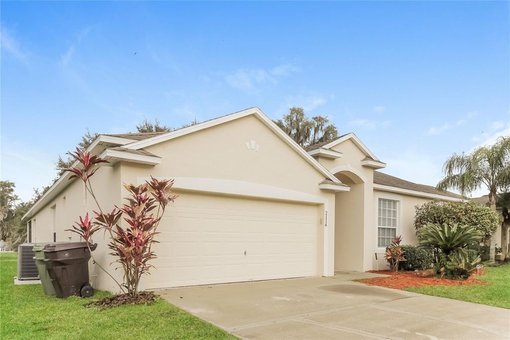 Photo of 2114 The Oaks Boulevard, Kissimmee, FL 34746 (MLS # C7525948)
