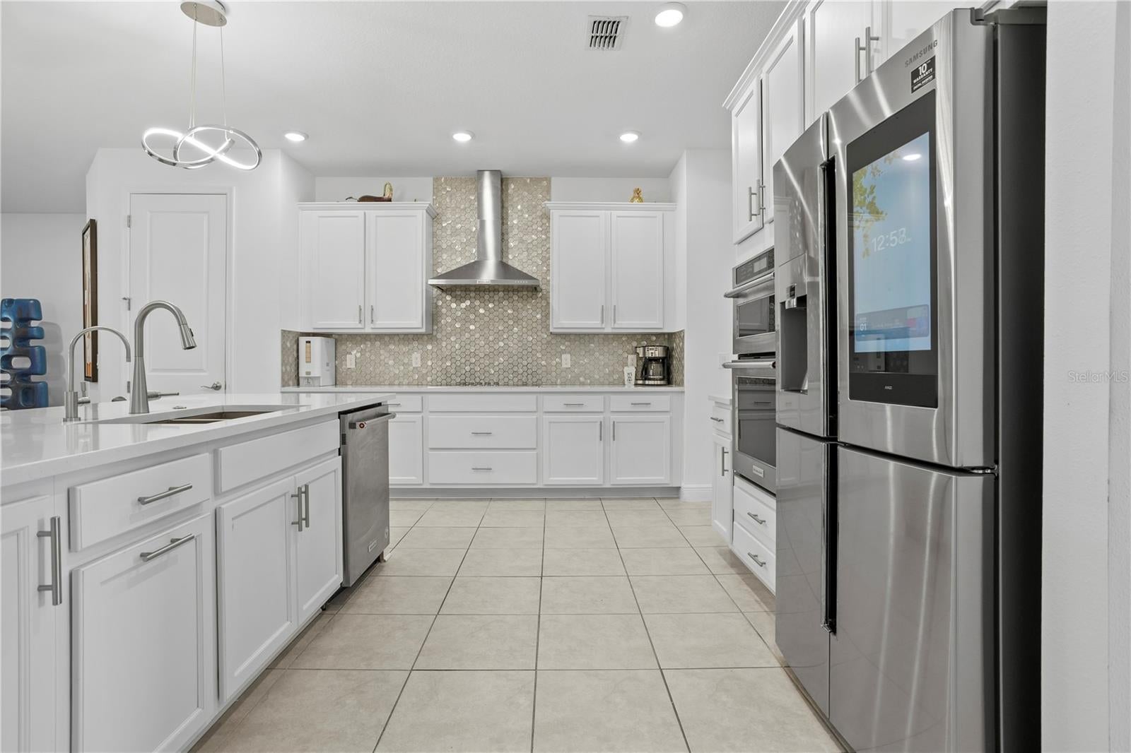 2052 WOOD THRUSH LANE