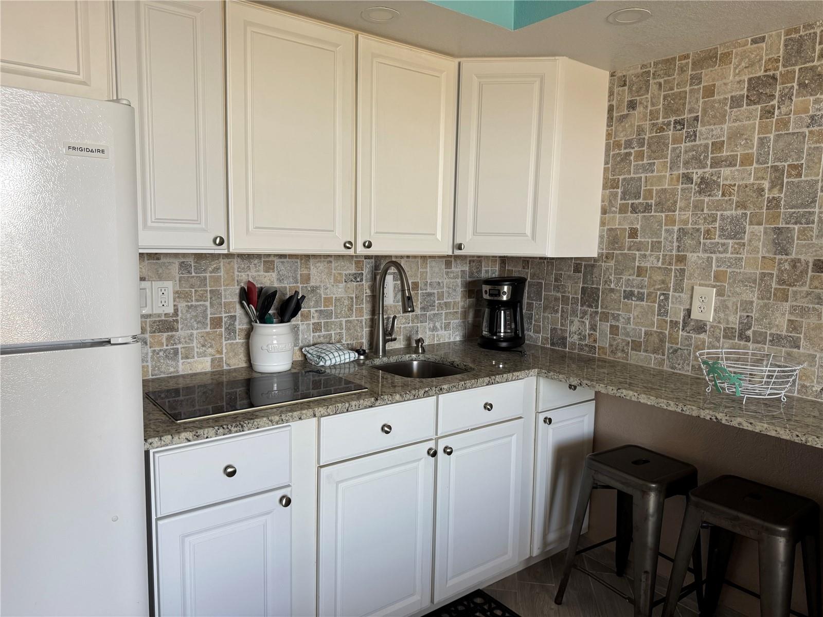 HAWAIIAN INN LLC - Residential