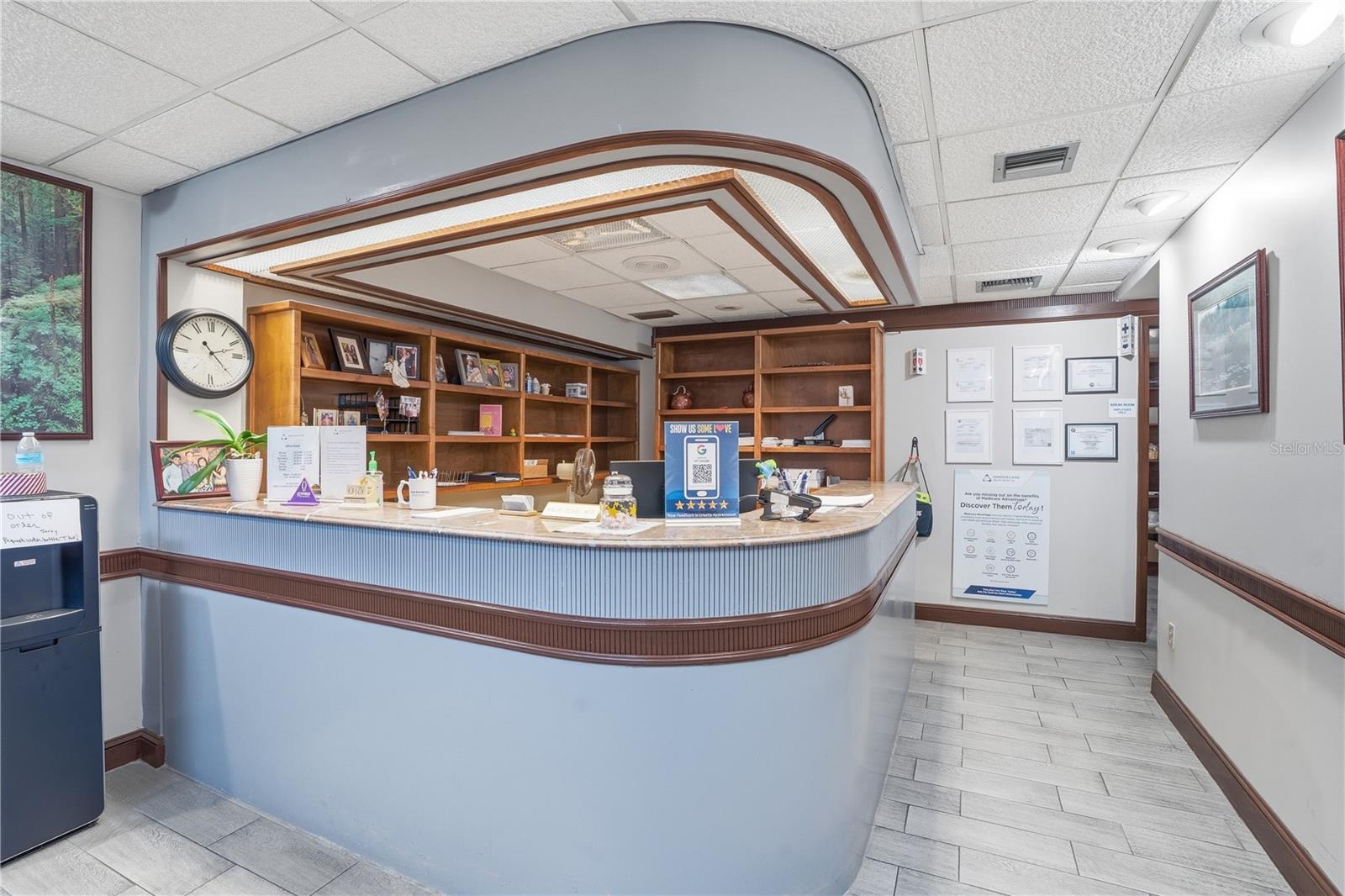 HARBOR OAKS - Commercial Sale