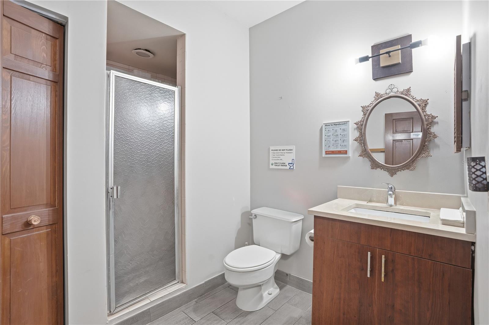 HARBOR OAKS - Commercial Sale