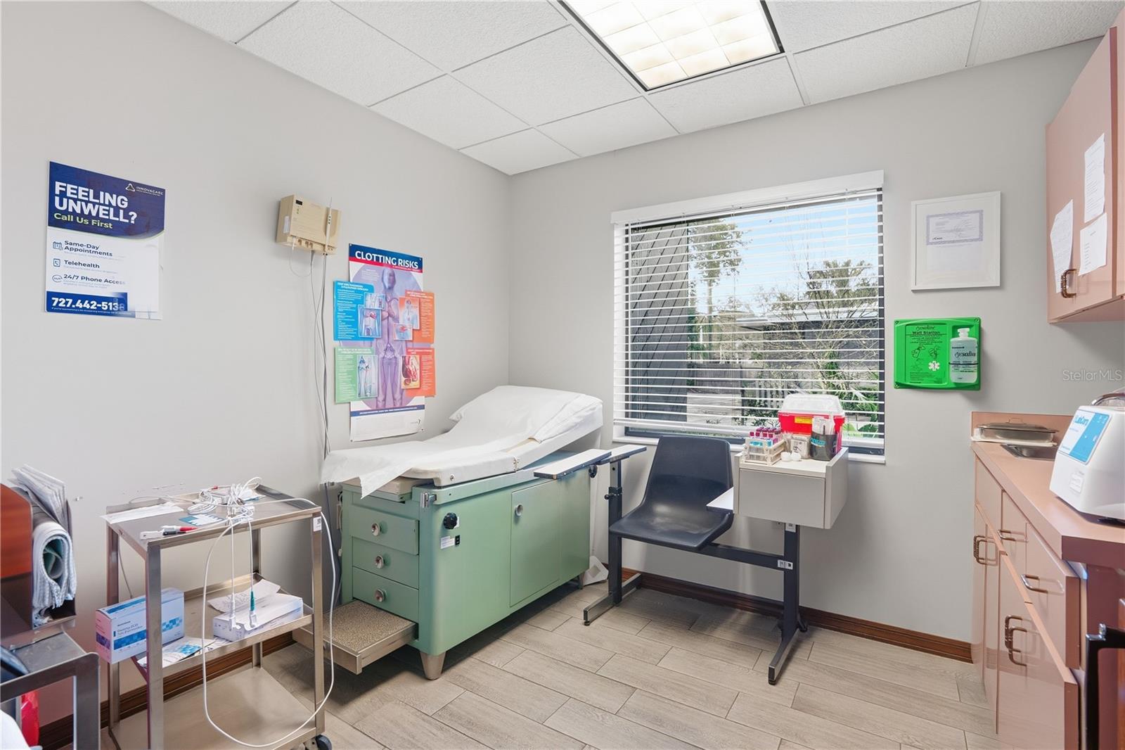 HARBOR OAKS - Commercial Sale