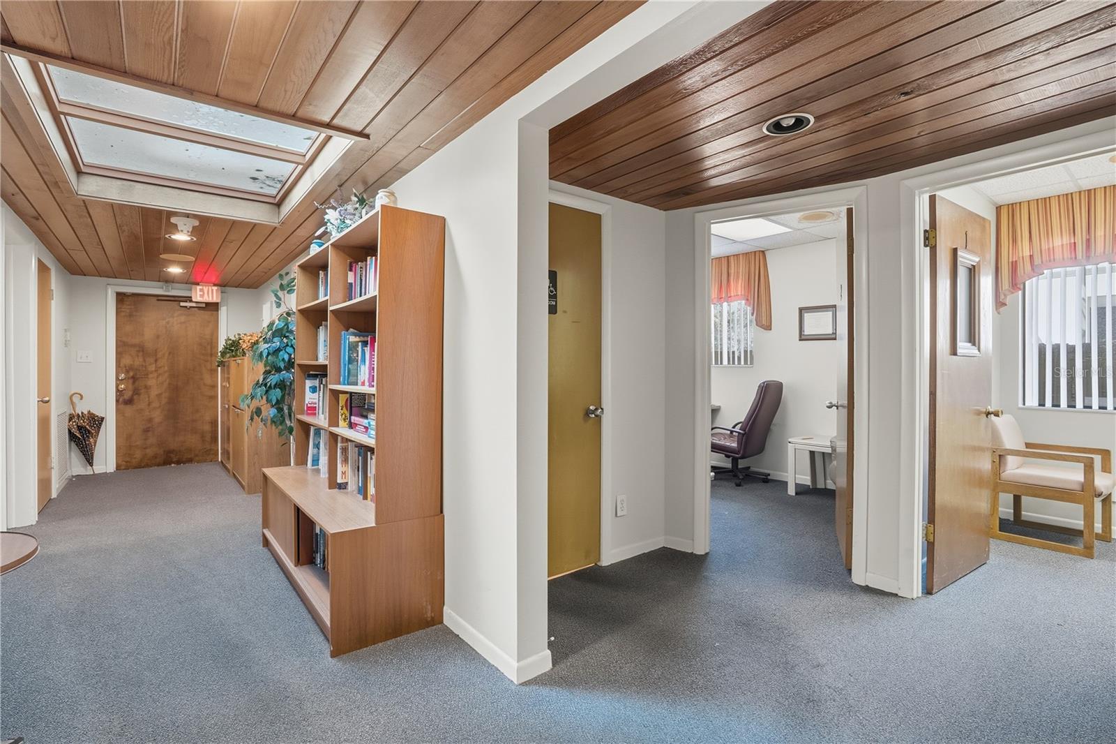 HARBOR OAKS - Commercial Sale