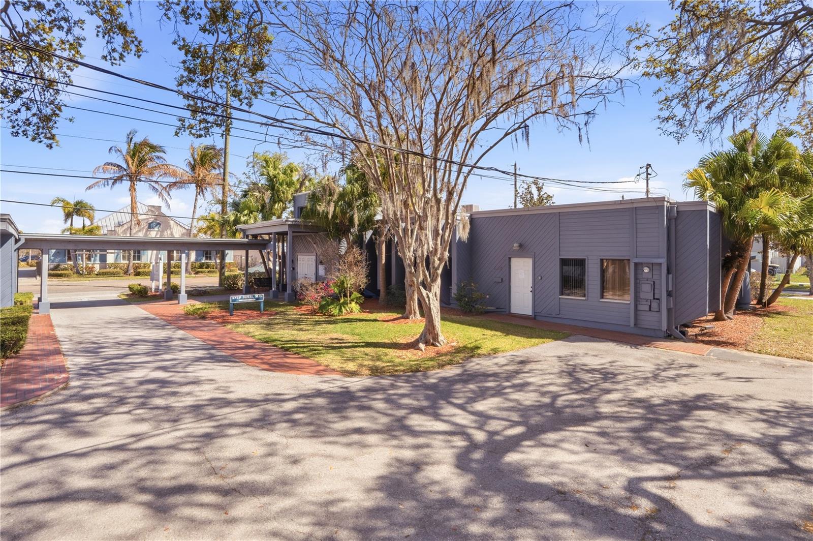 HARBOR OAKS - Commercial Sale