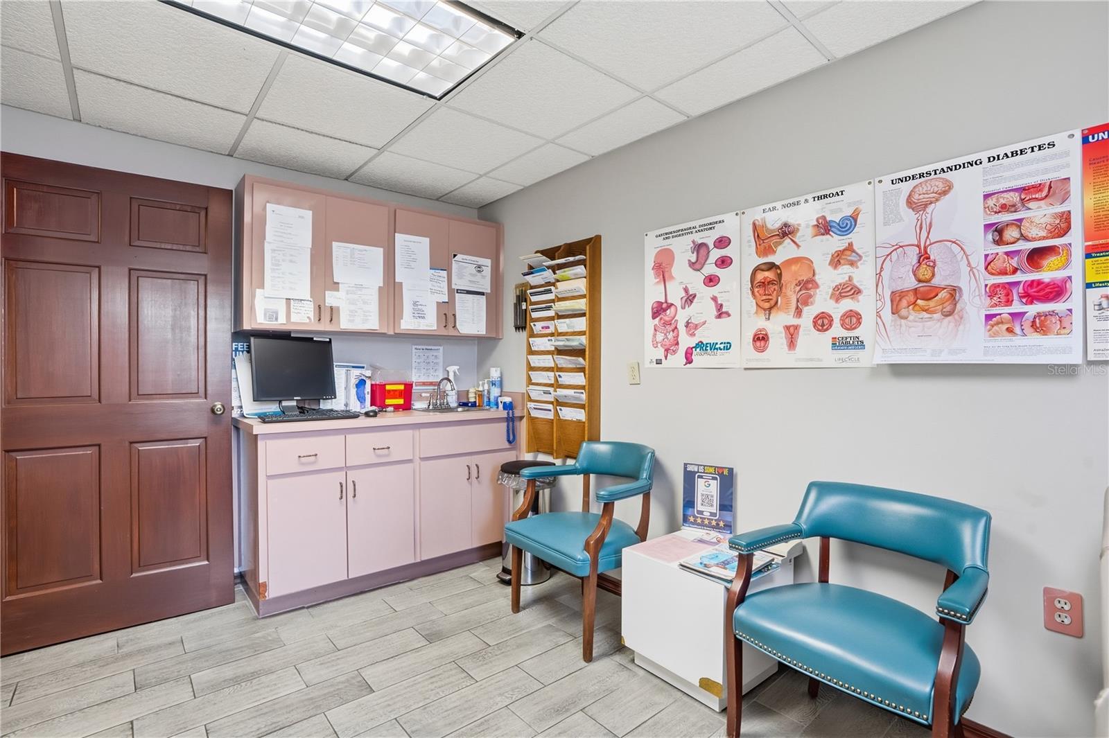 HARBOR OAKS - Commercial Sale