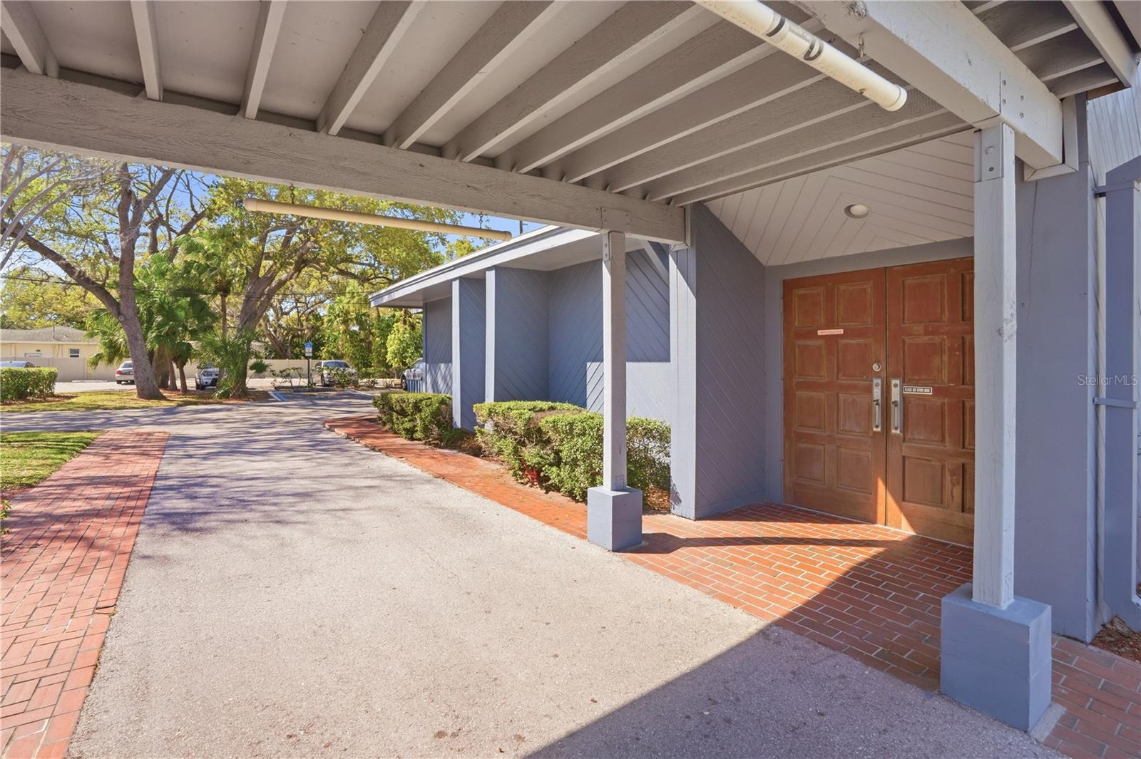 HARBOR OAKS - Commercial Sale