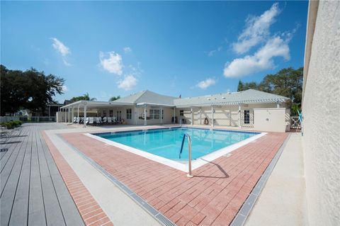 A home in LAKE WALES