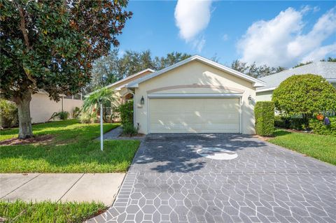 A home in LAKE WALES