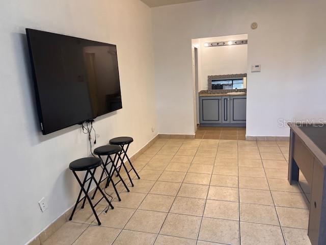 Excellent location by Florida Mall and plenty of business action, right there in front of South Orange Blossom Trail, with great customers client traffic, ideal for taxes, sell, real estate office purposes.