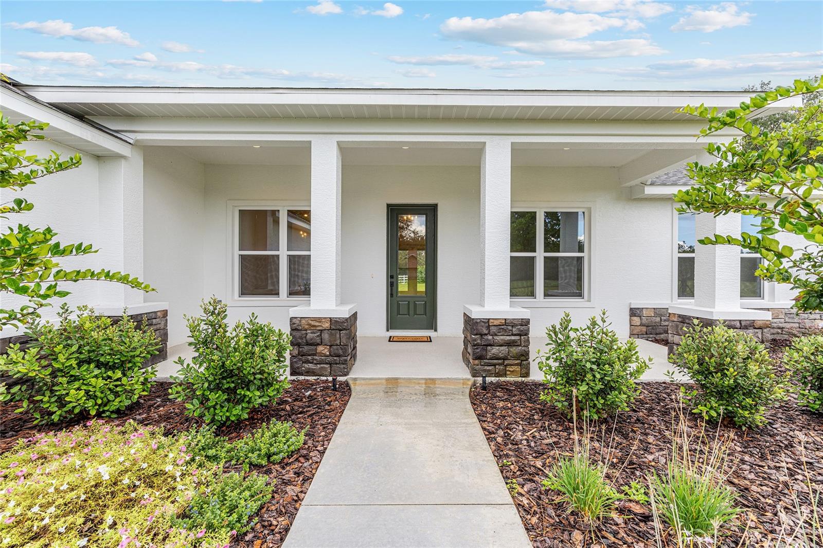 5912 NE 57TH LOOP N