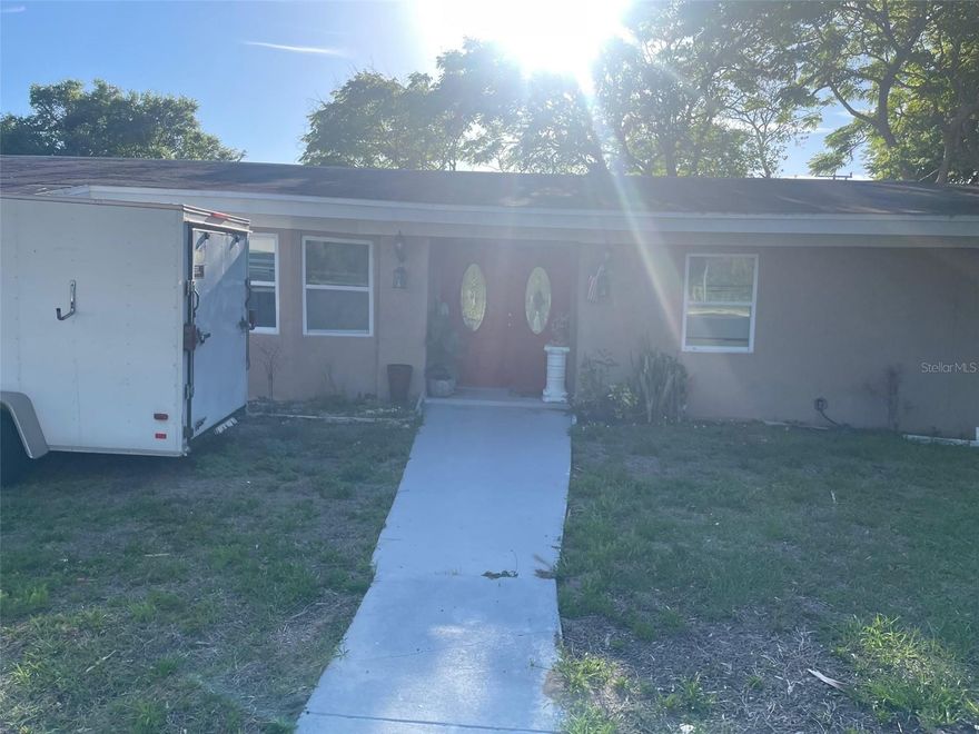 SINGLE-FAMILY PROPERTY LOCATED IN THE LON DALE ESTATES. HOUSE IS A 4 BEDROOM/2 BATHROOM WITH 1,752SQFT. HOUSE WAS FULLY RENOVATED IN 2021-2022. CALL WITH ANY QUESTIONS.