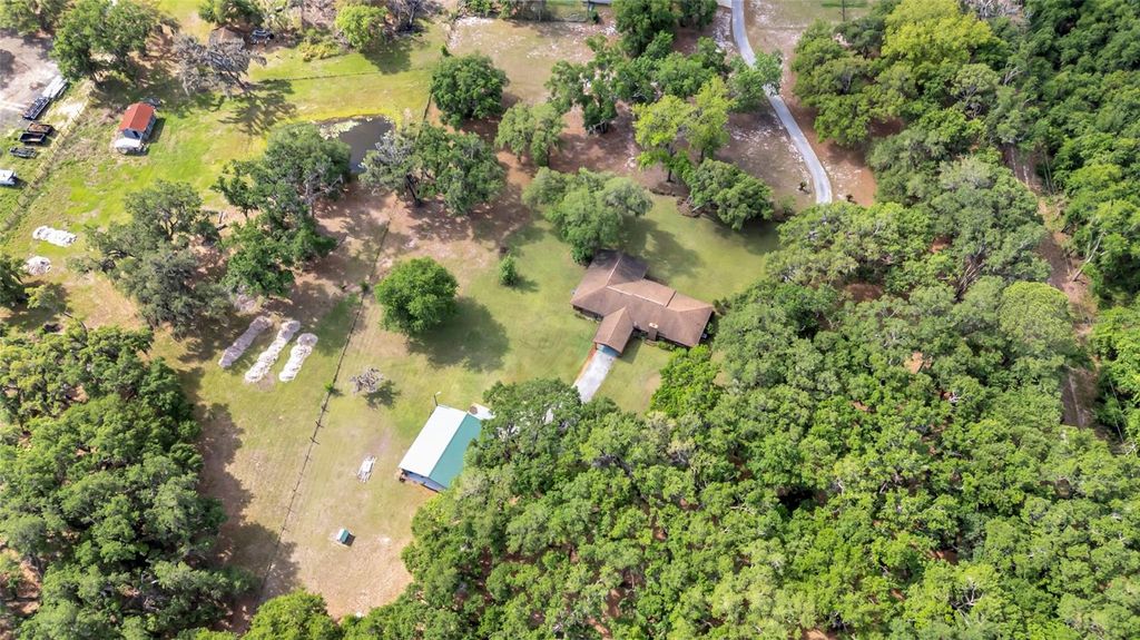 Photo of 1520 Legacy Woods Court, Groveland, FL 34736 (MLS # G5110926)