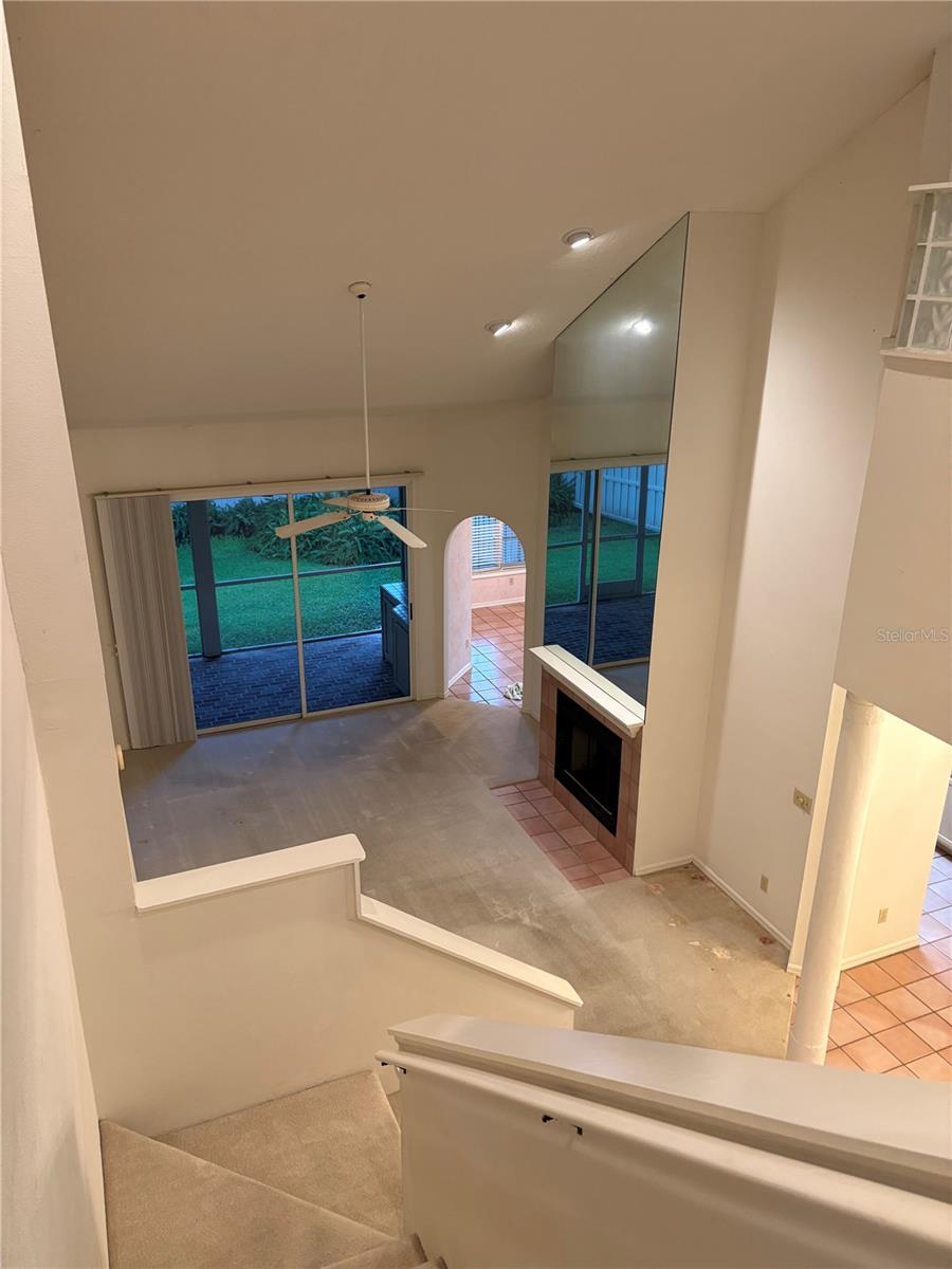 402 DATE PALM COURT NE