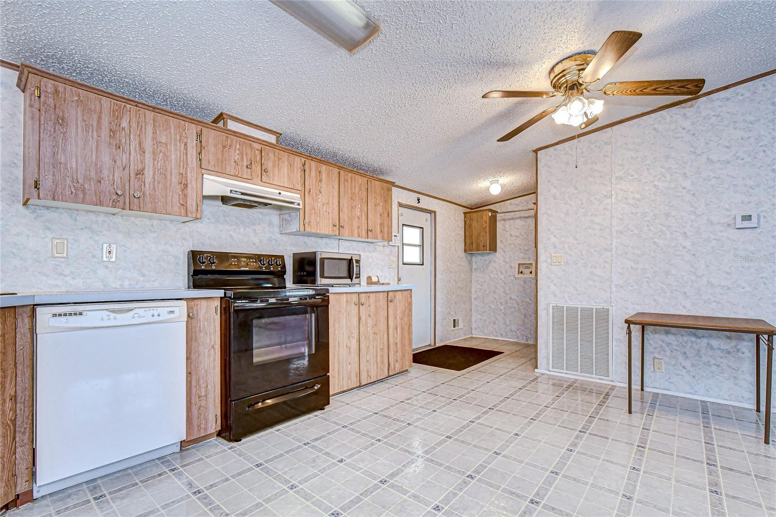 FLORIDA TRAILER ESTATES - Residential