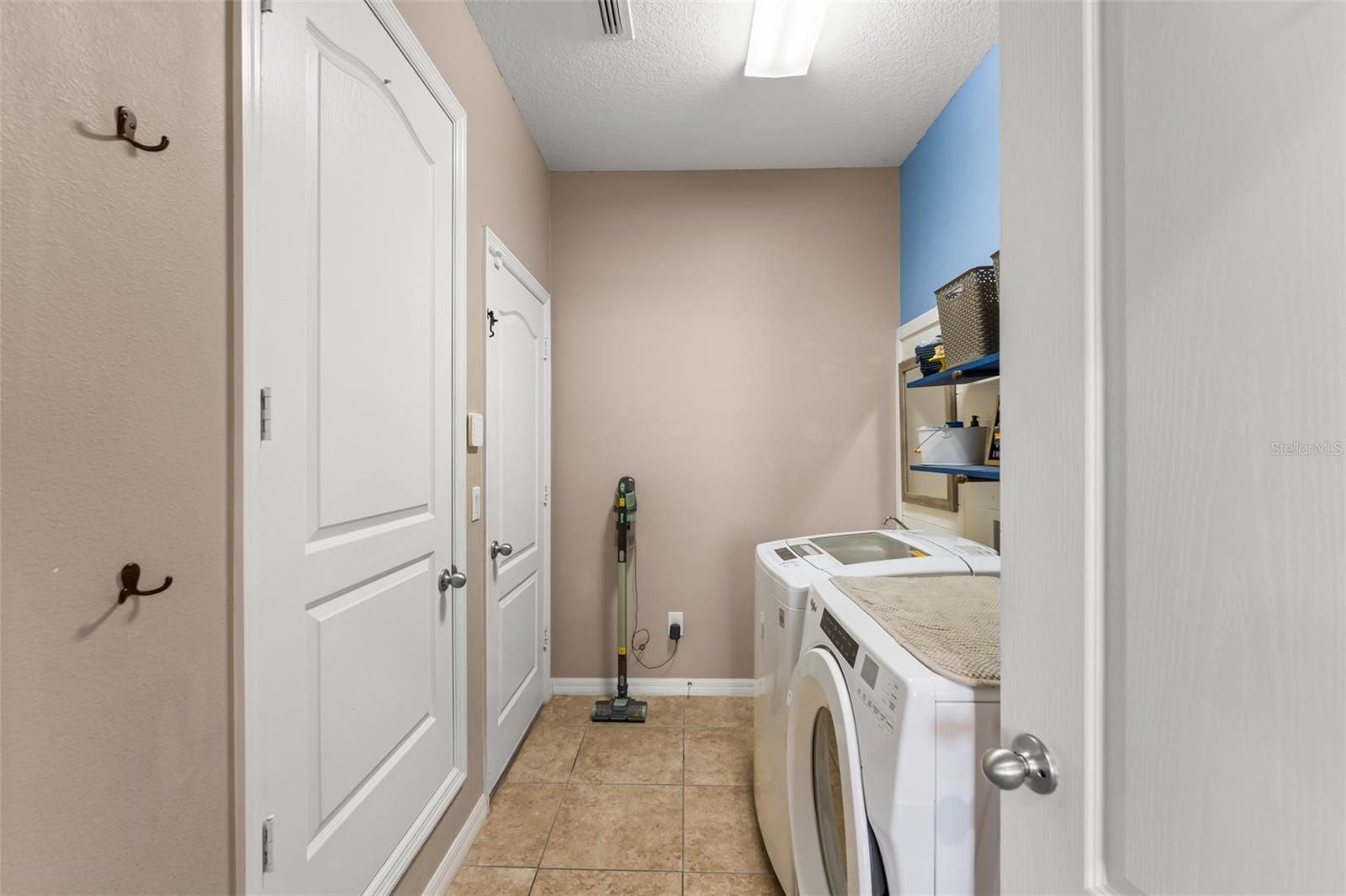 NOVA POINTE PHASE 1 - Residential