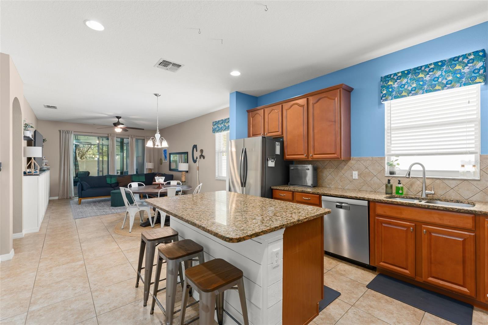 NOVA POINTE PHASE 1 - Residential