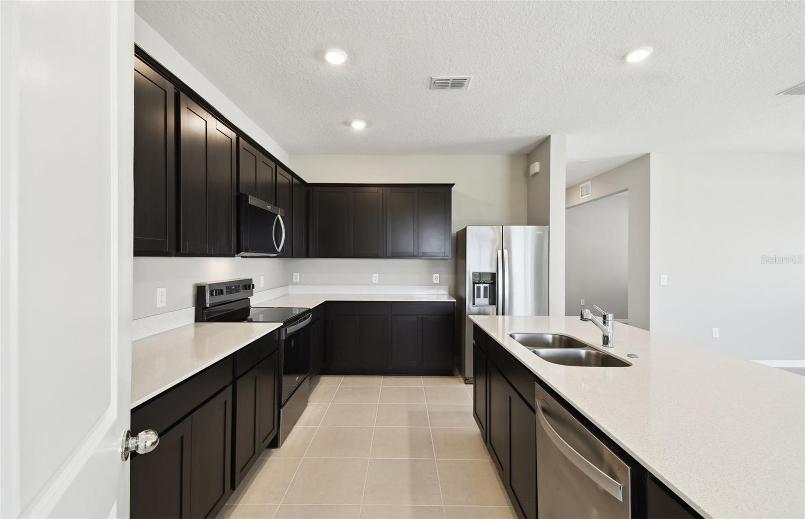 1667 RUBY LANE