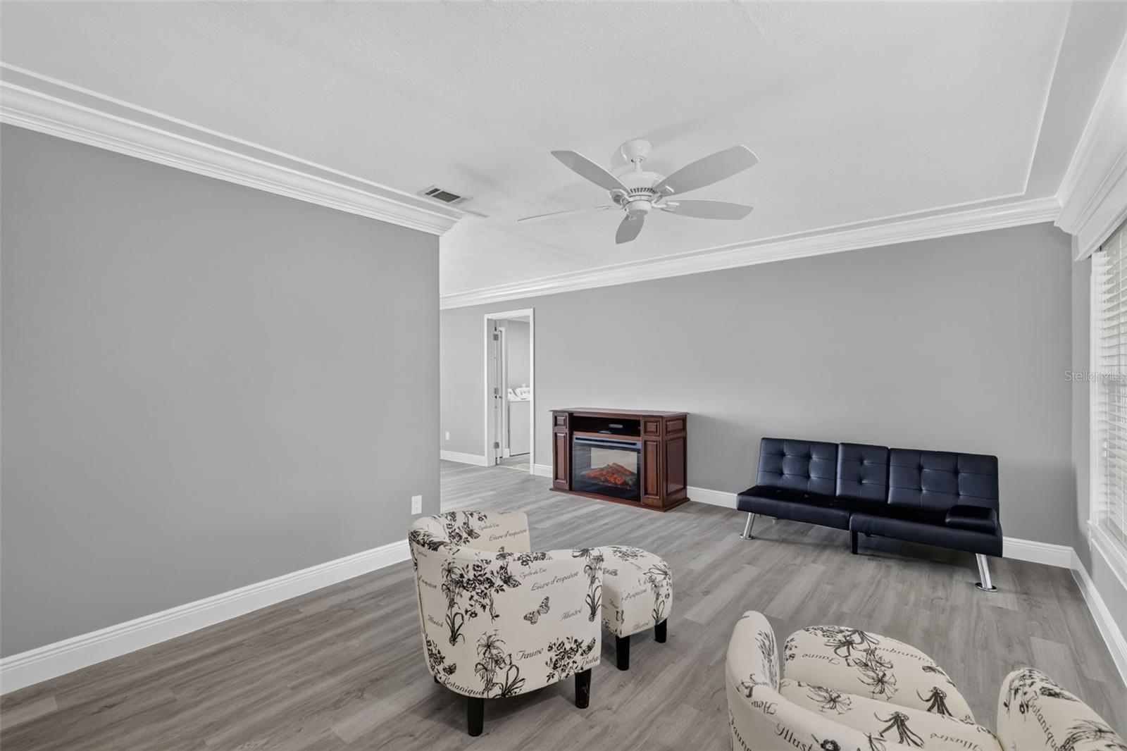 1233 PADGETT CIRCLE